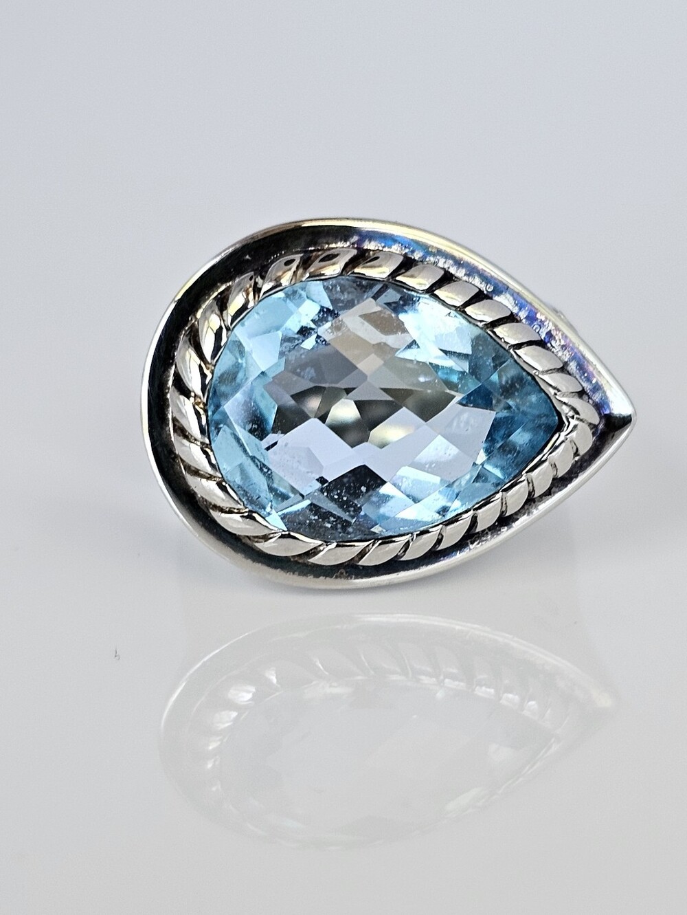 Genuine Sky Blue Topaz Ring Sterling Silver Size 7!